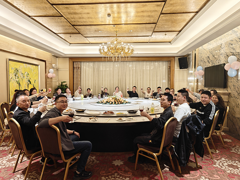 抖圈集团开展2026年 “三八” 女神节庆；疃